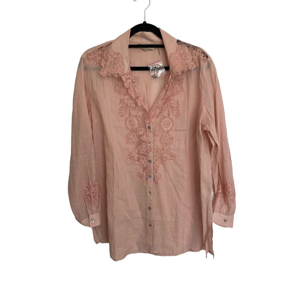 SOFT SURROUNDINGS BLUSH PINK FEMININE SEMI SHEER LACE HI LO SLIT TUNIC BLOUSE